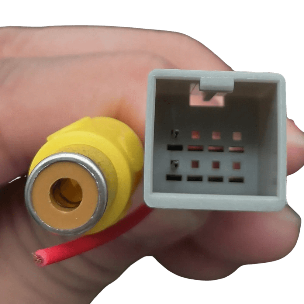 Adapterkabel Suzuki/Mistubishi/Isuzu - Originalt bakkamera på eftermonteret radio – Bilmedie.dk